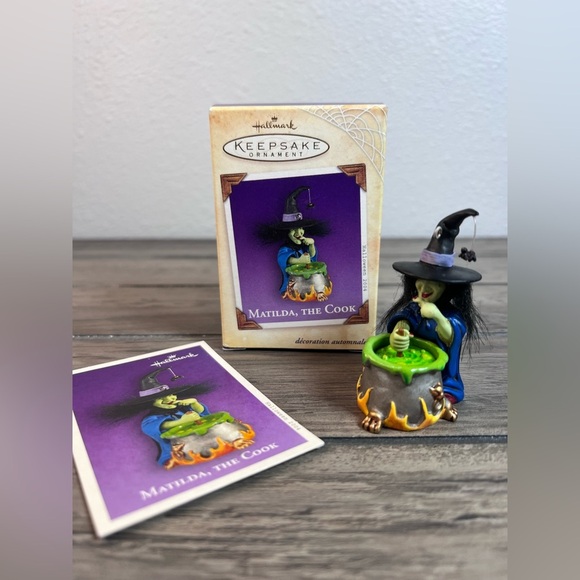 HALLMARK Keepsake Vintage 2004 NIB Halloween Ornament Witch MATILDA, THE COOK! - Picture 3 of 8